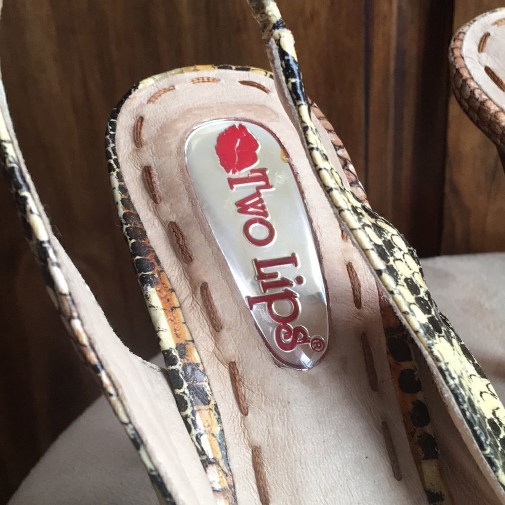 Ladies Two Lips Python Pumps - Picture 7 of 11